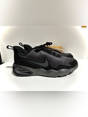 Nike Kids Black and Gray Wave Runner Sneakers